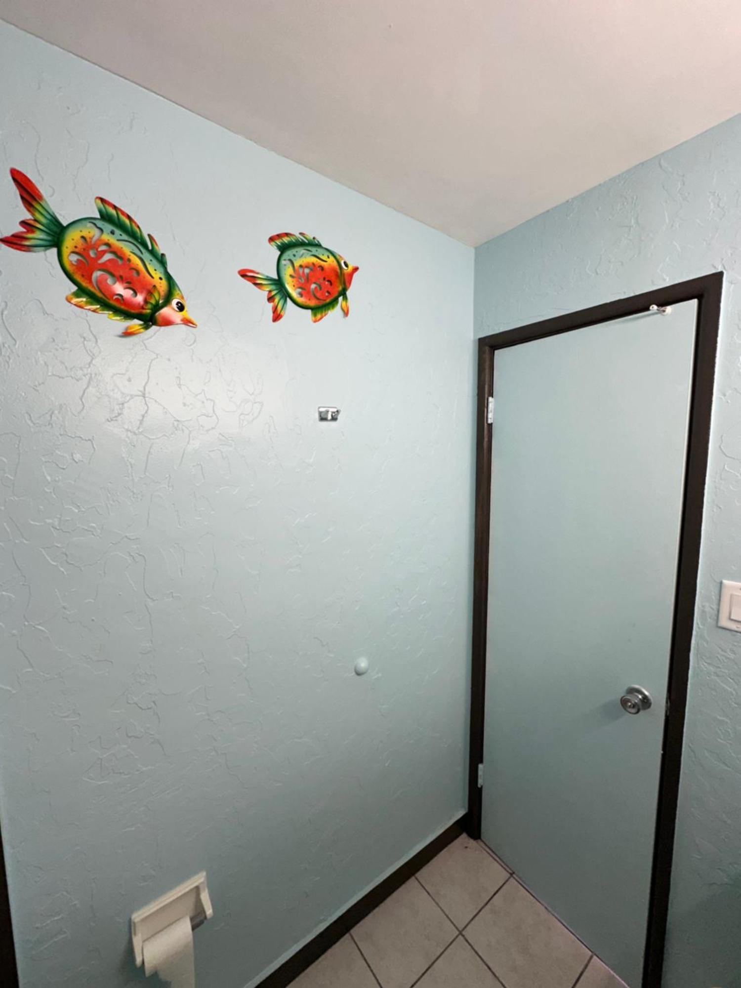 Travel Inn & Suites Emporia Bagian luar foto